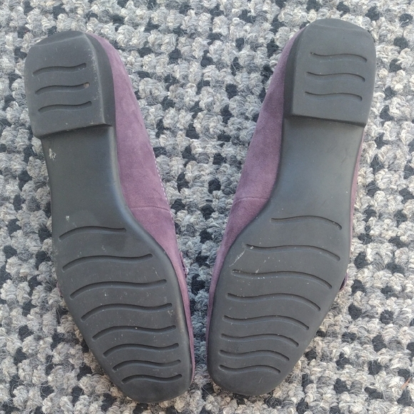 Elegant Purple Suede Loafers - Picture 7 of 9